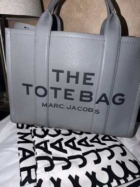 Marc Jacobs Leather Medium Tote Bag Like New With Dust Bag Retail $498